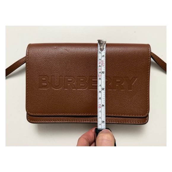 Burberry Hampshire Leather Shoulder Bag - Picture 9 of 10